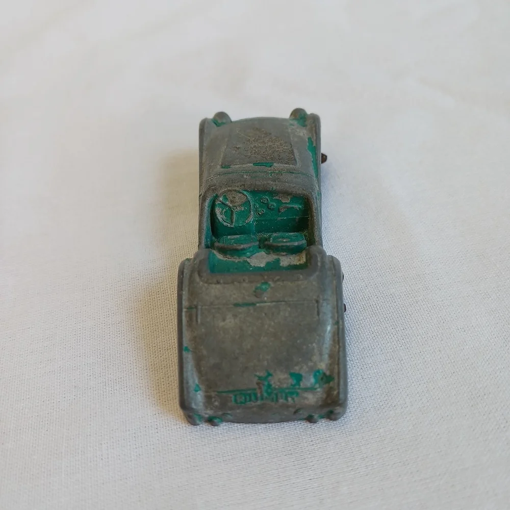 Tootsie Toy Triumph TR 3 Roadster Car 3